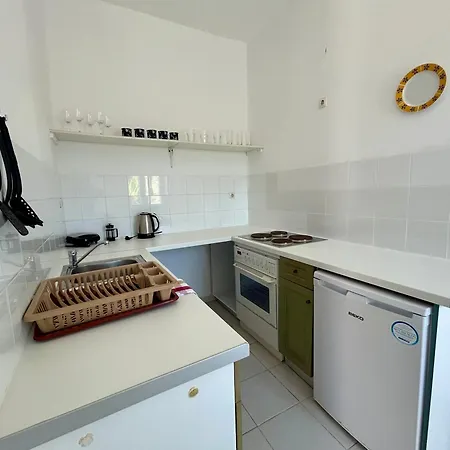 Lukianos House * تريبيتي
