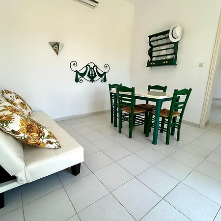 Lukianos House تريبيتي